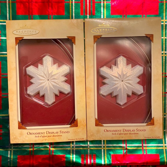 Hallmark Holiday 7 Hallmark Keepsake Ornament Display Stand Dated
